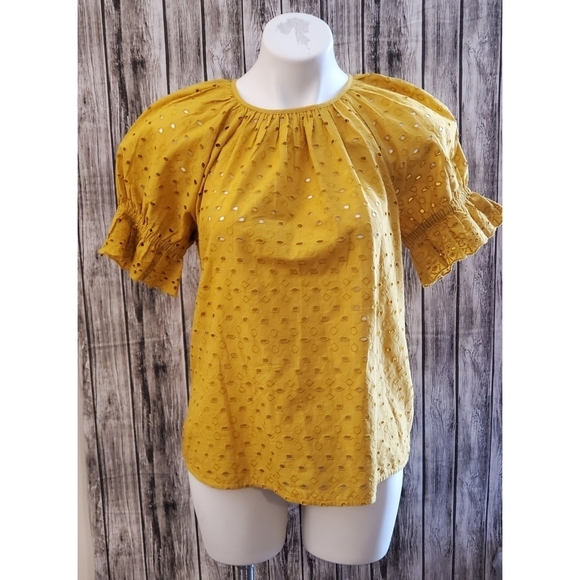 Universal Thread gold eyelet top - Picture 4 of 10